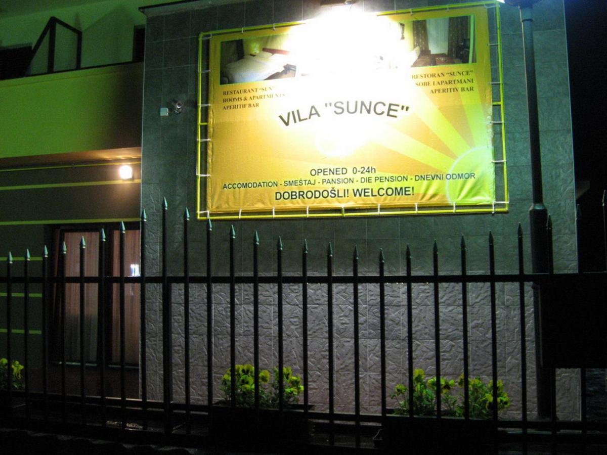 Hotel Vila Sunce Стара-Пазова Экстерьер фото