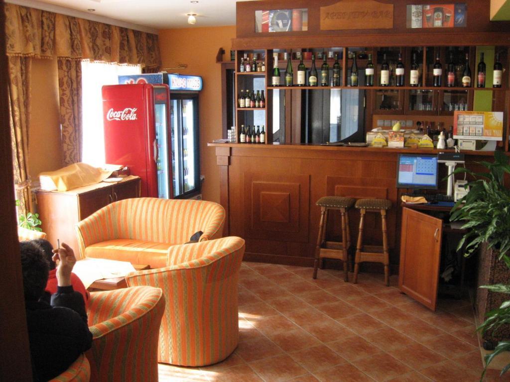 Hotel Vila Sunce Стара-Пазова Экстерьер фото